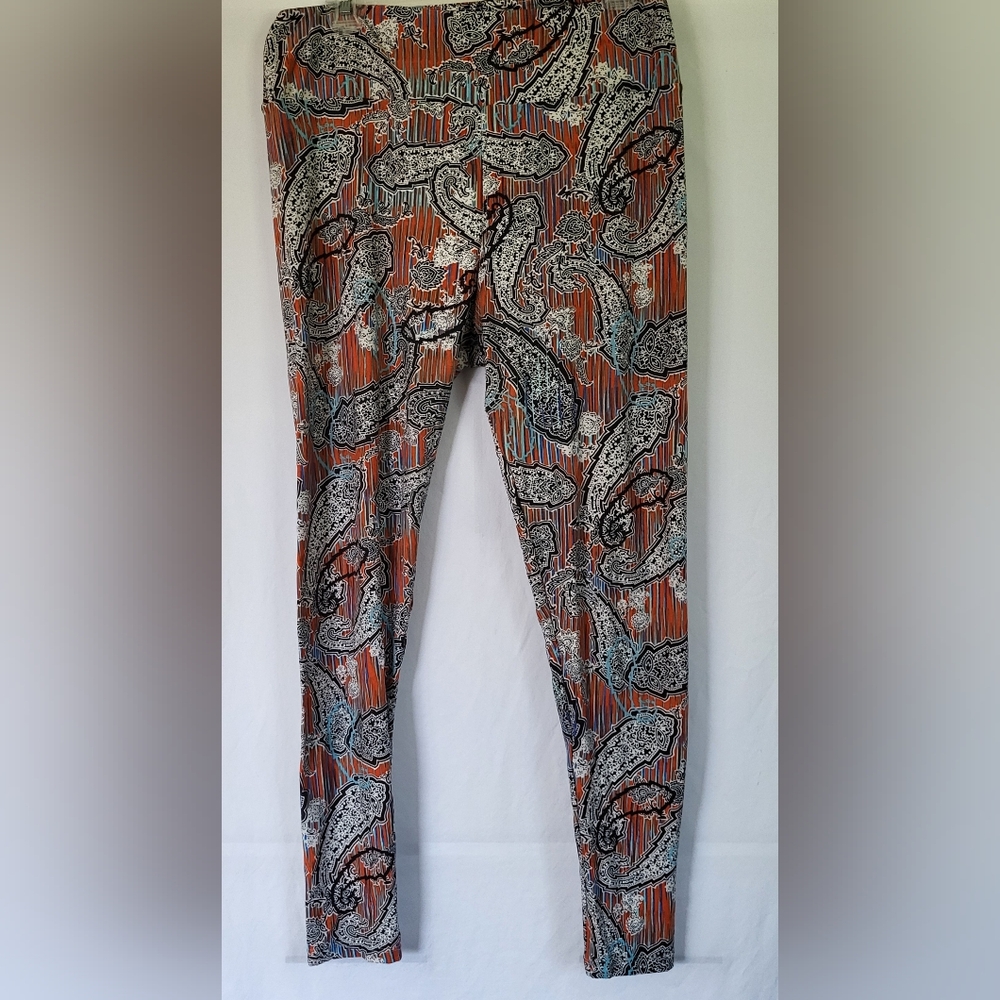 LulaRoe Tall and Curvy Patterned Leggings